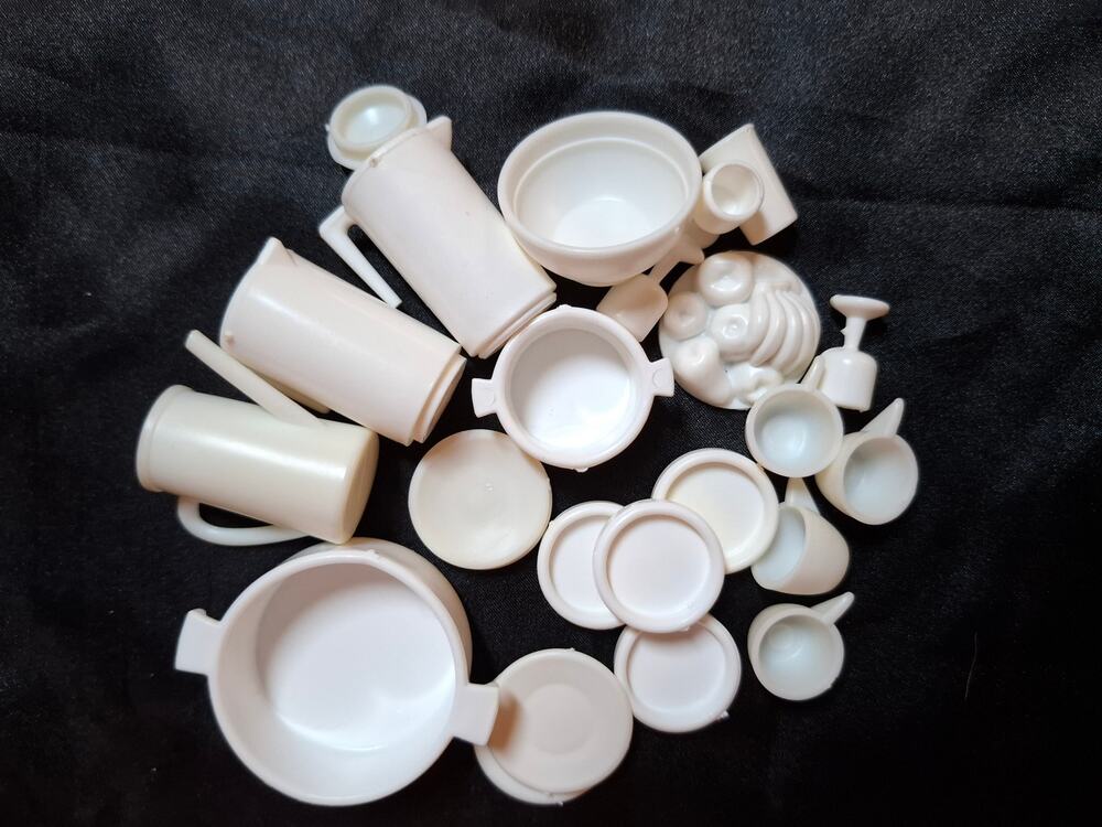 Vtg 25 Pc Lot Barbie Size White Kitchenware Pitcher Plates Cups Bowl Pot Goblet